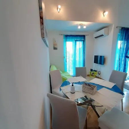 Svjetionik-lighthouse Apartment Kaštela